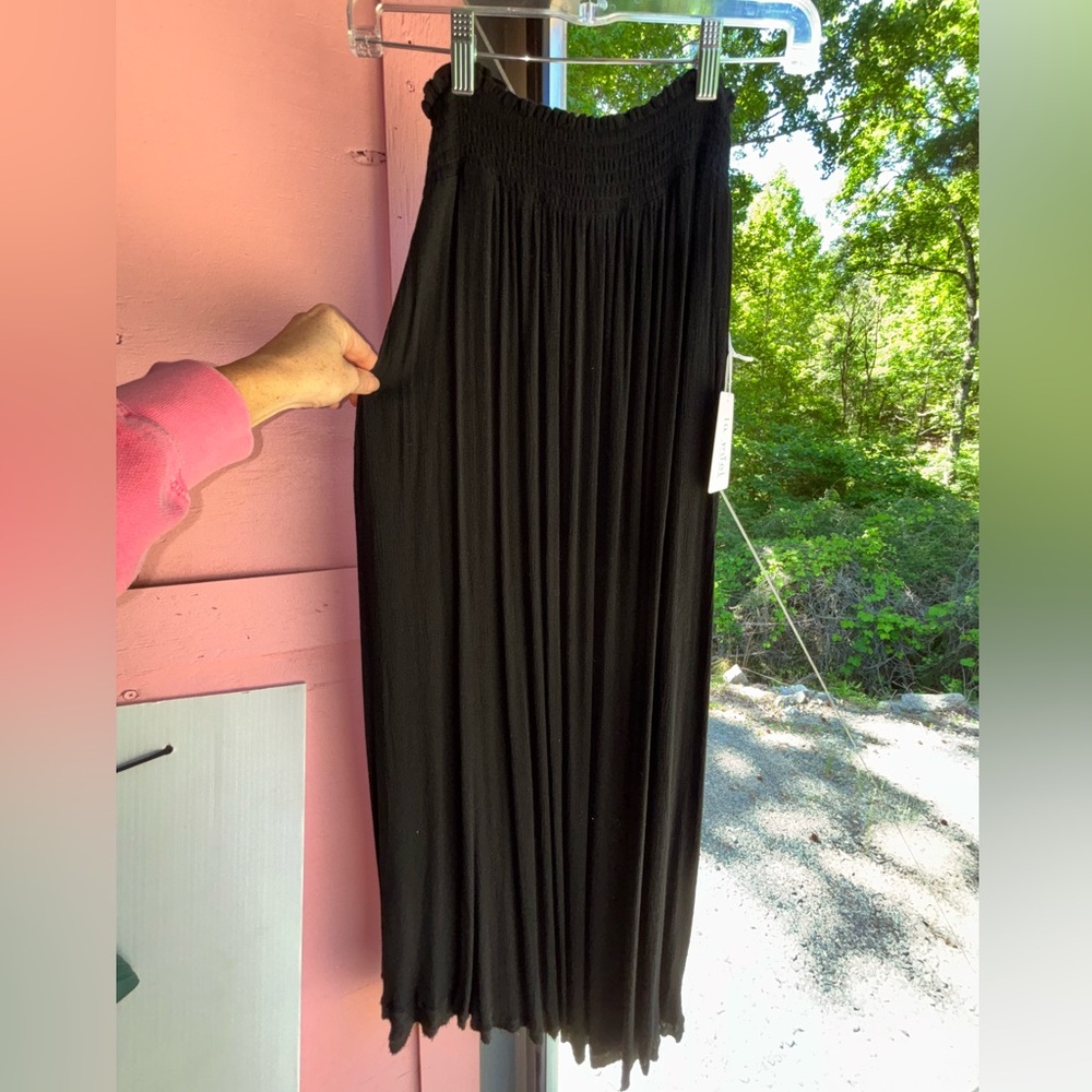 LA MIEL Black Smocked Waist Maxi Skirt NWT small
